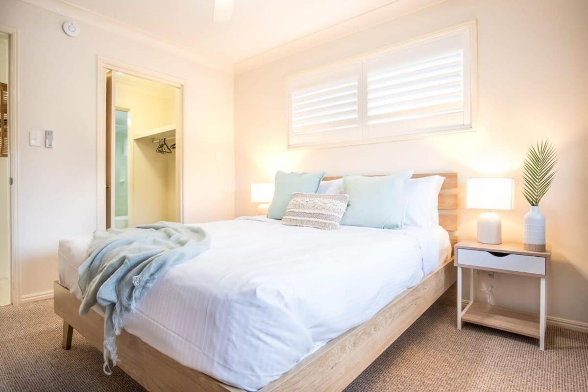 Spacious Apartment, Walk To Kings Beach Caloundra Exterior foto